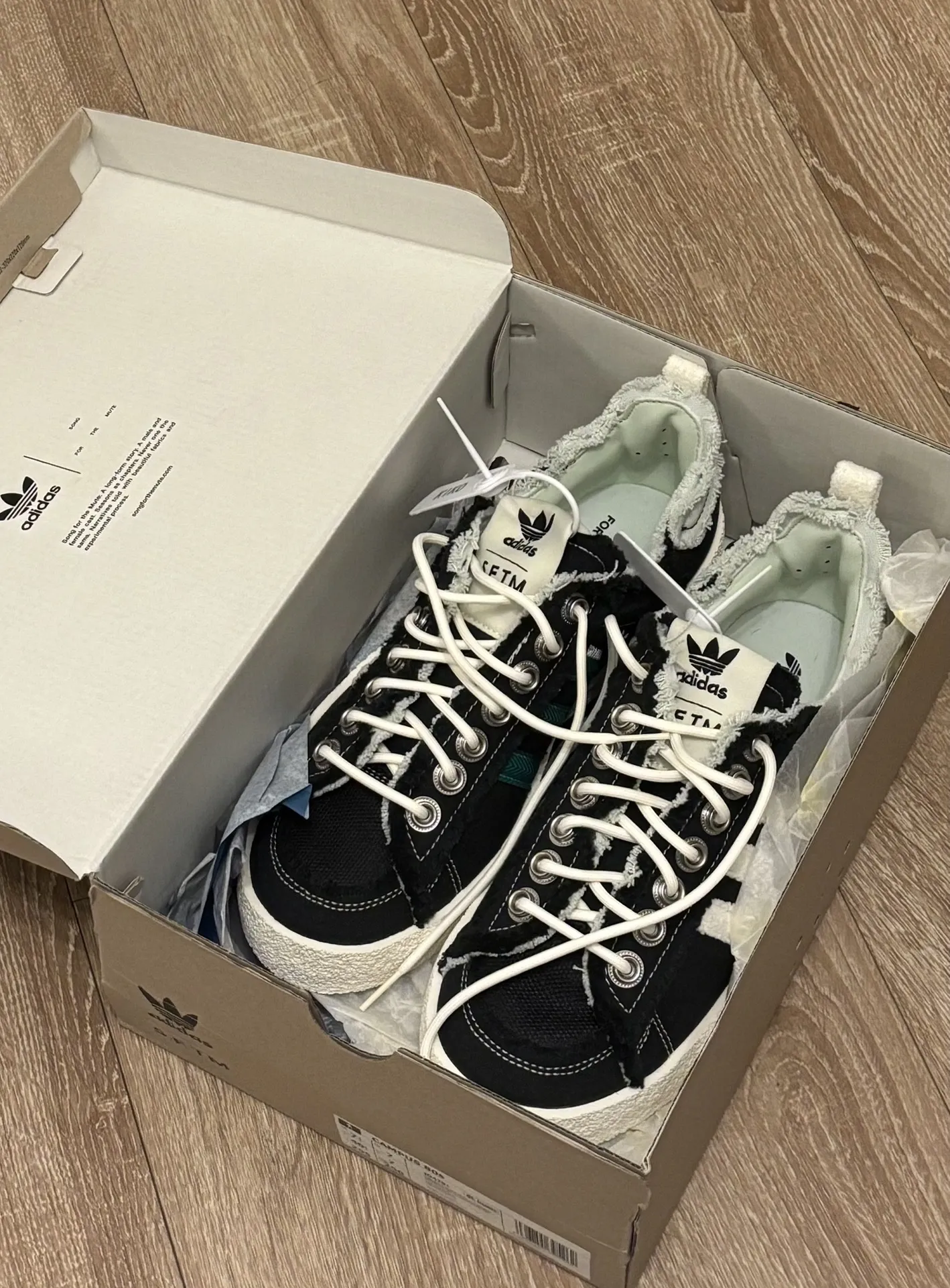 adidas gazelle silver green womens Adidas Campus 00s | Men's | Black/White/Off White/Gum