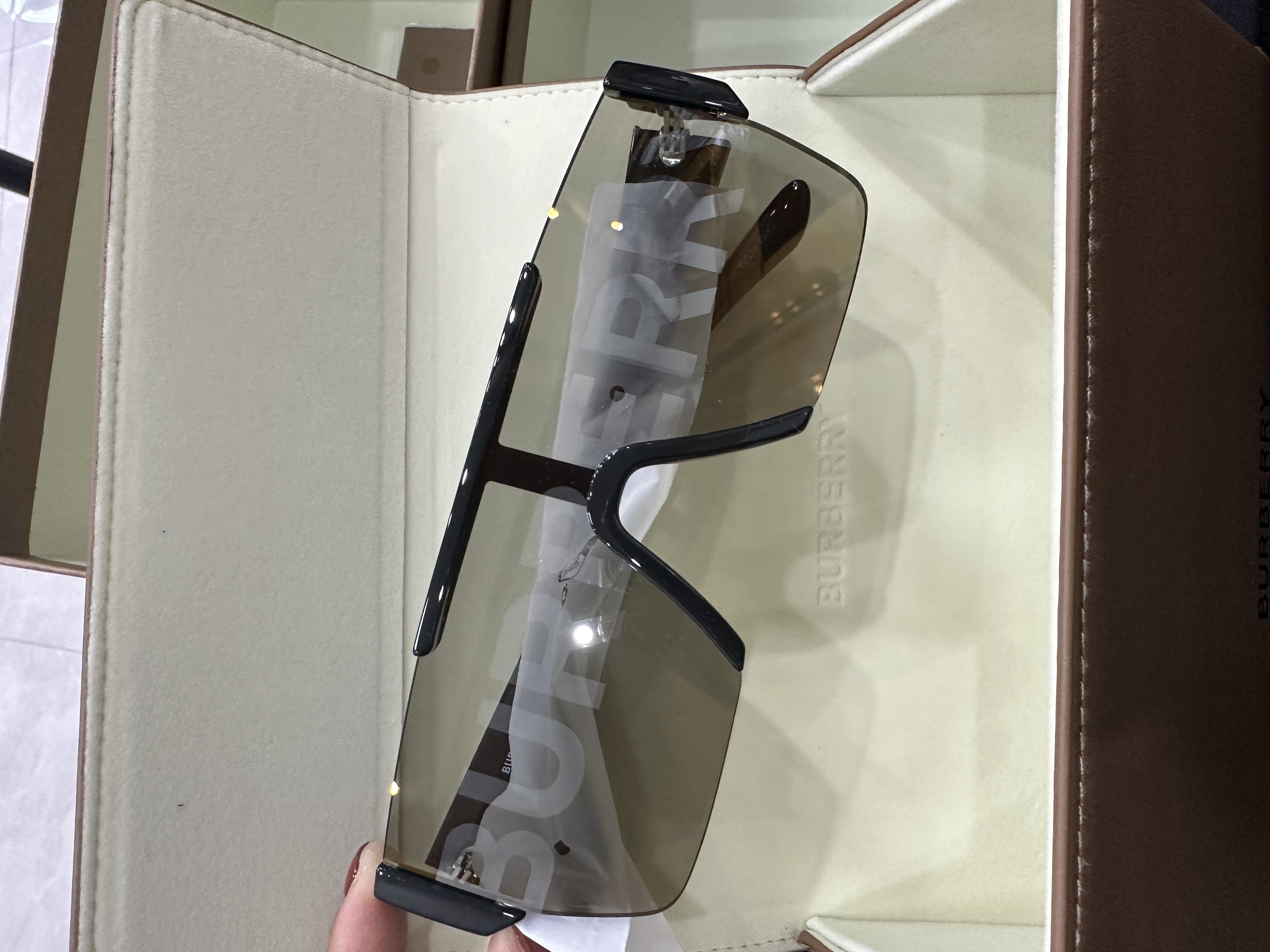 custom review-Burberry Квадратные Солнцезащитные Очки Мужские Светло-Серебристо-Серые