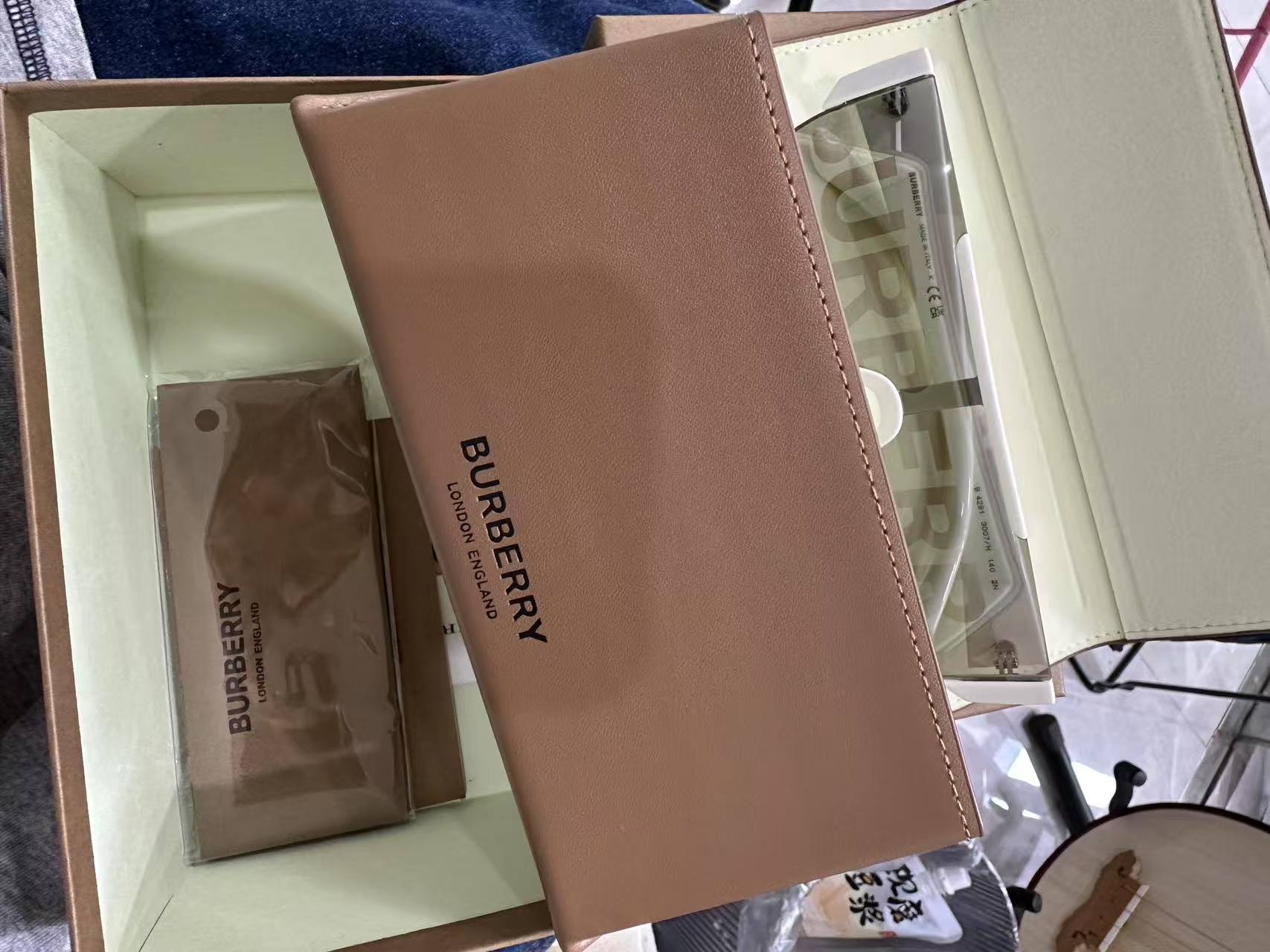 custom review-Burberry Квадратные Солнцезащитные Очки Мужские Светло-Серебристо-Серые