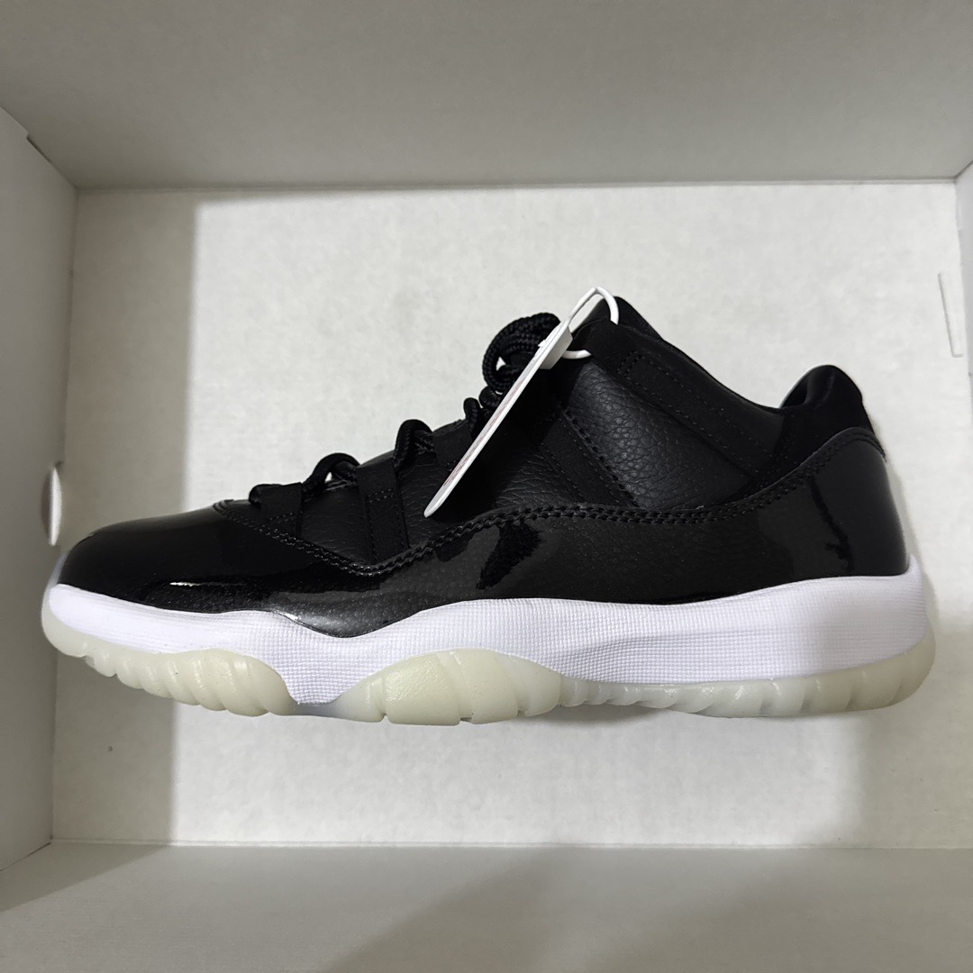 fake jordan 11 black and white