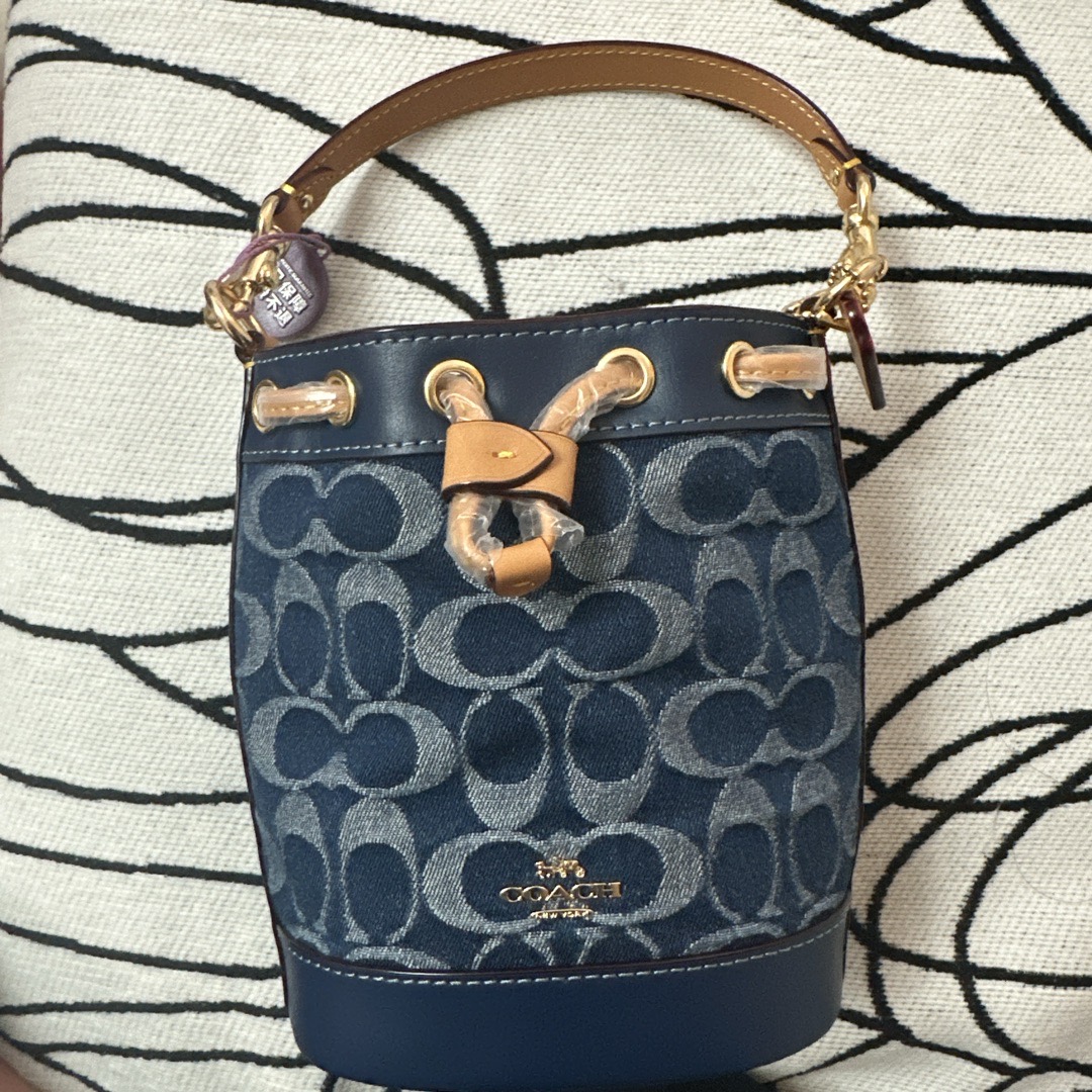 Coach Blue Denim Handbag：Authentic vs Fake Guide - POIZON