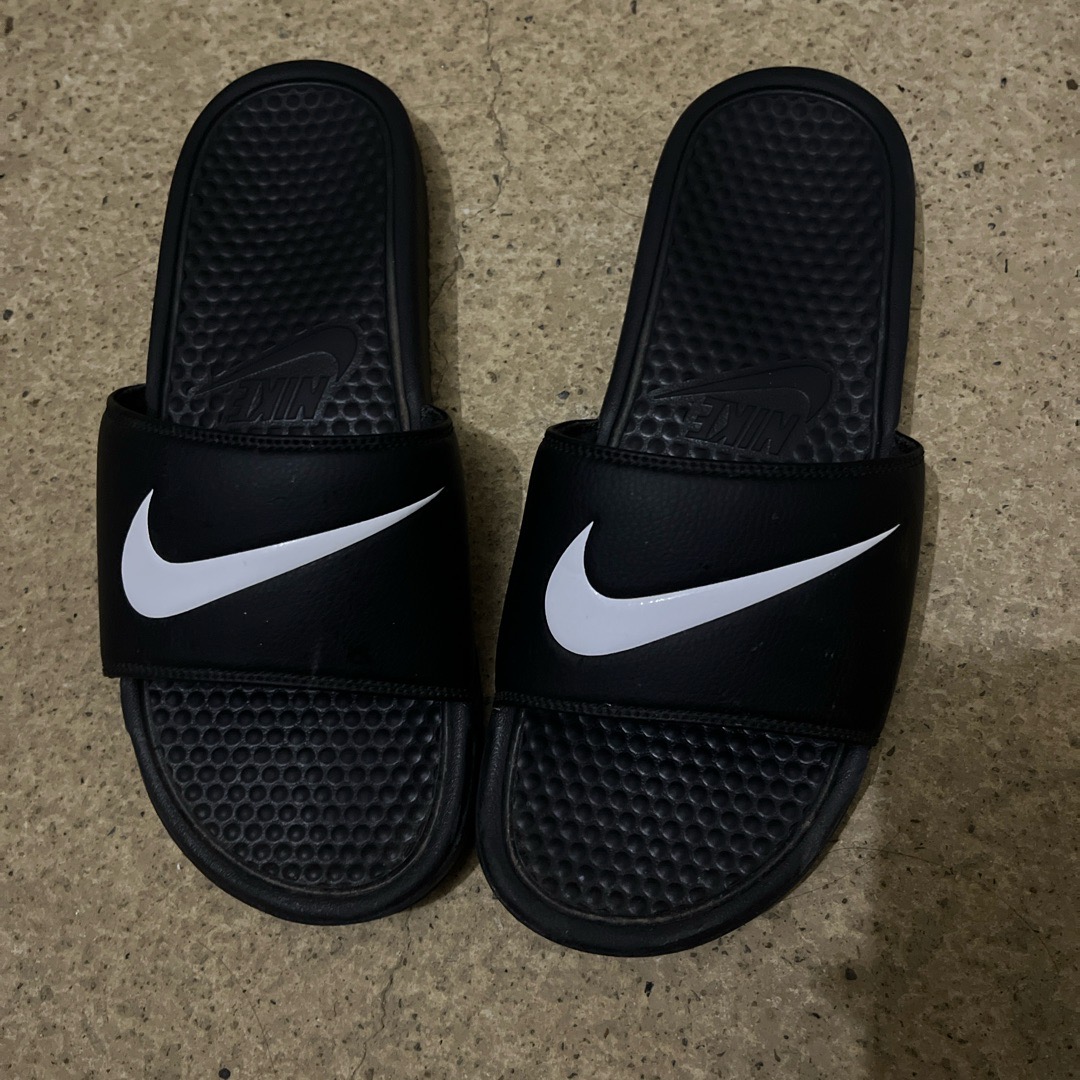 legit nike slippers