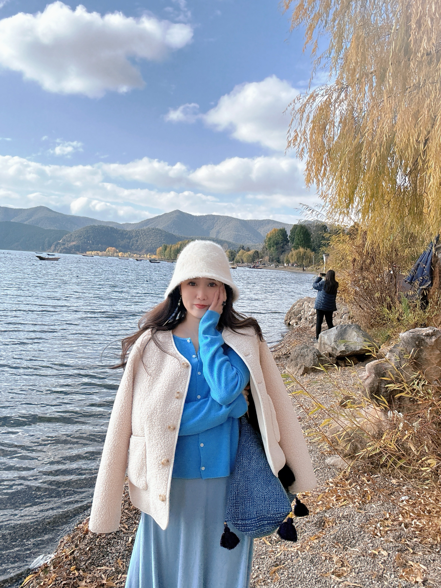 棒球帽与渔夫帽搭配潮流趋势