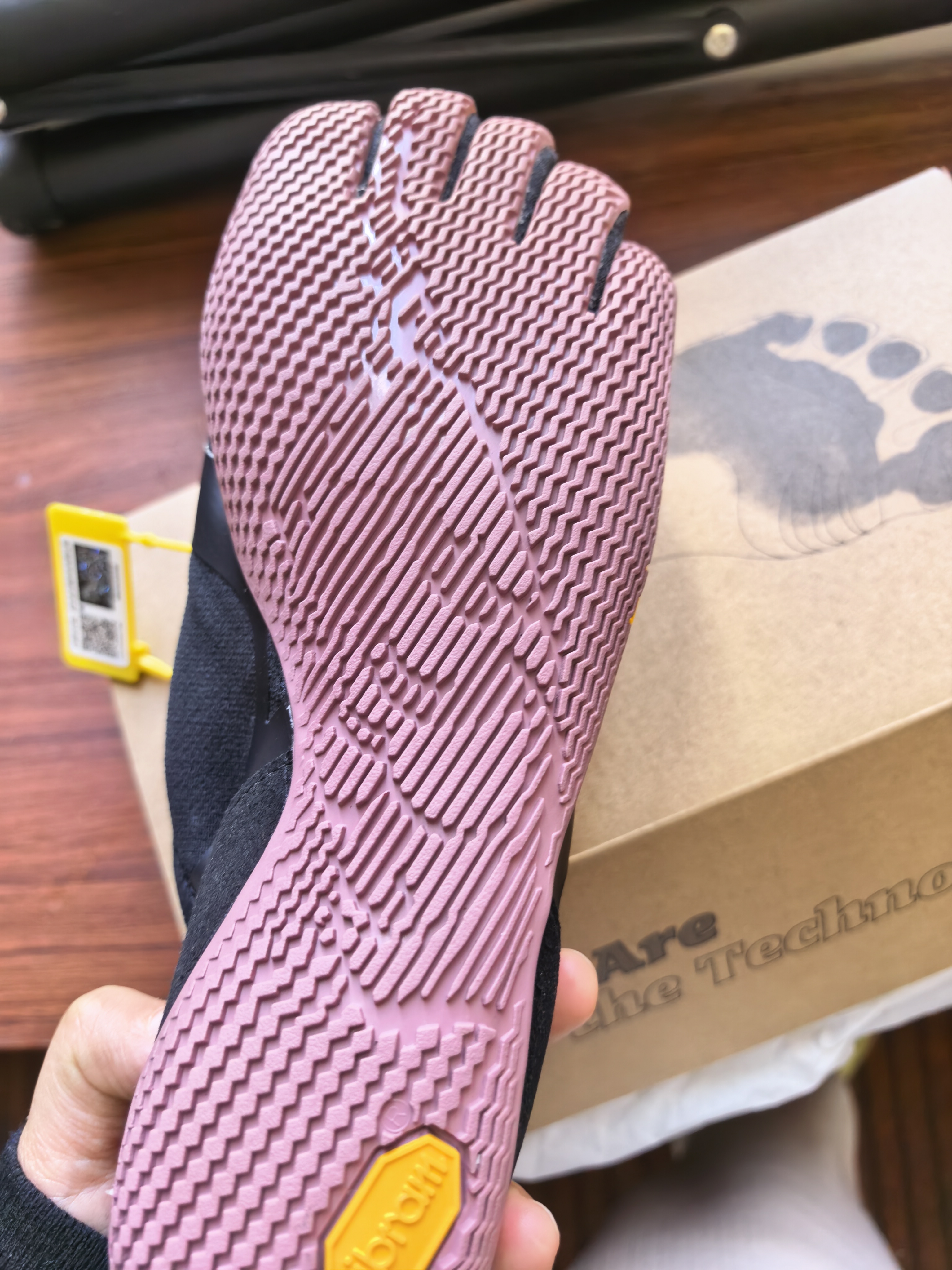 custom review-Vibram KSO EVO FIVE Fingers Низкие кроссовки для тренировок Женские Черные Розовые
